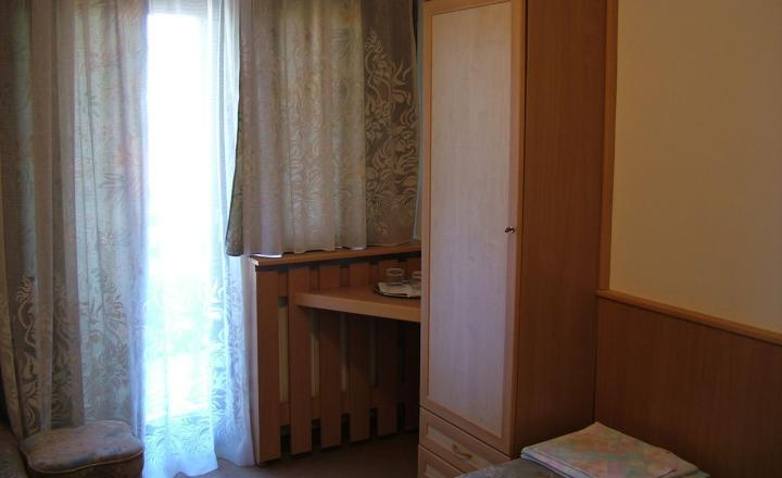MAĎARSKO - GONC 13 IZBOVÝ OBYTNÝ OBJEKT NA BÝVANIE, PODNIKANIE - fotografia 12