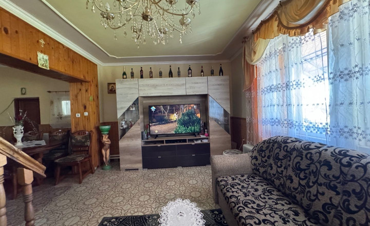 MAĎARSKO - ENCS  5 IZBOVÝ POSCHODOVÝ DOM + 2 IZBOVÝ DOM, ZÁHRADA. - fotografia 3