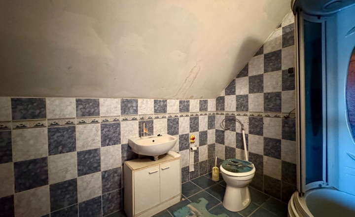 MAĎARSKO - ENCS  5 IZBOVÝ POSCHODOVÝ DOM + 2 IZBOVÝ DOM, ZÁHRADA. - fotografia 13