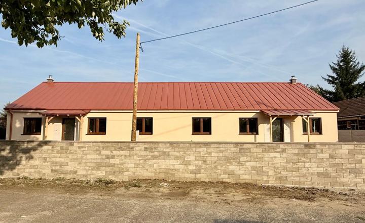 MAĎARSKO - TORNYOSNÉMETI NOVOSTAVBA 4 IZBOVÉHO RD 118 M2, POZEMOK 700M2