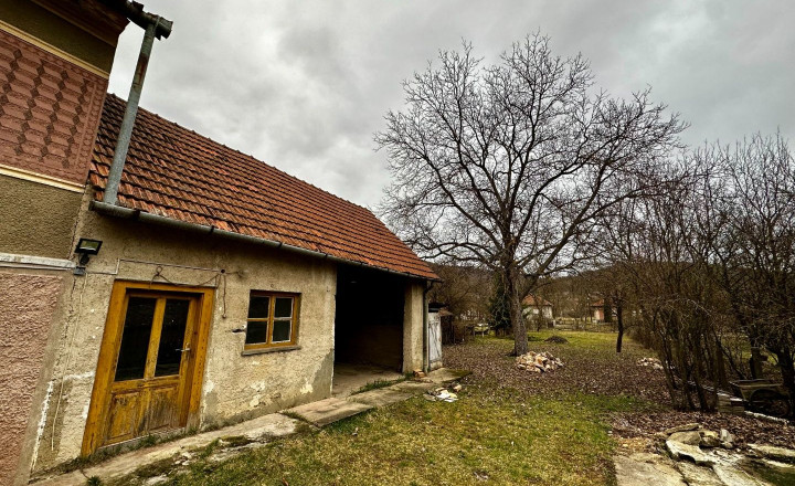 MAĎARSKO - TOP LOKALITA SZOGLIGET PEKNÝ RODINNÝ DOM - fotografia 4
