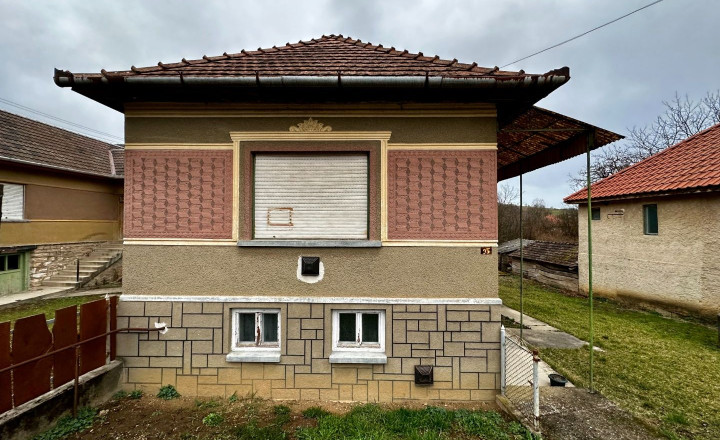 MAĎARSKO - TOP LOKALITA SZOGLIGET PEKNÝ RODINNÝ DOM - fotografia 6