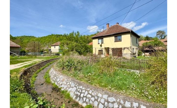 MAĎARSKO - PERKUPA 5 IZBOVÝ POSCHODOVÝ DOM PO REKONŠTRUKCII. - fotografia 15