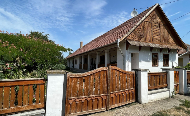 MAĎARSKO - BORSODIVÁNKA KRÁSNÝ SEDLIACKÝ DOM PO KOMPLETNEJ REKONŠTRUKCII.