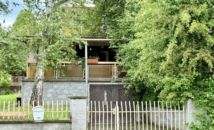 MAĎARSKO - JAZERO RAKACA - POSCHODOVÁ 5 IZBOVÁ CHATA, TERASA, BAZÉN, GARÁŽ.