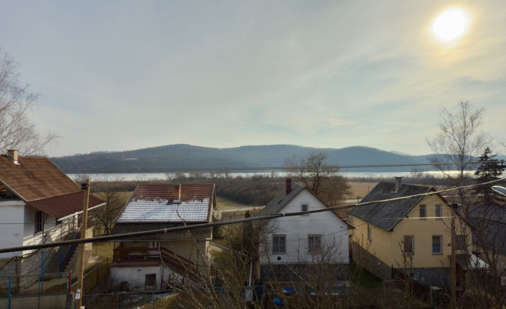 MAĎARSKO - JAZERO RAKACA - POSCHODOVÁ 3 IZBOVÁ CHATA PRI JAZERE S TERASOU. - fotografia 16