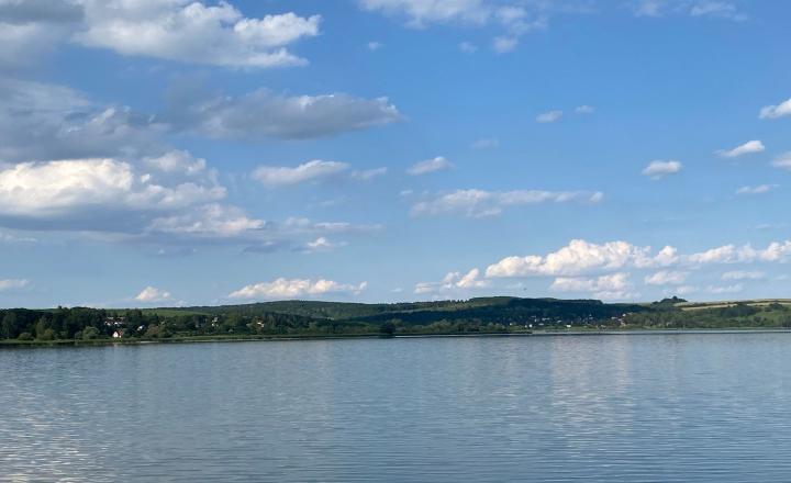 SZALONNA KOMPLETNE ZARIADENÁ 4 IZBOVÁ CHATA PRI JAZERE RAKACA. - fotografia 17