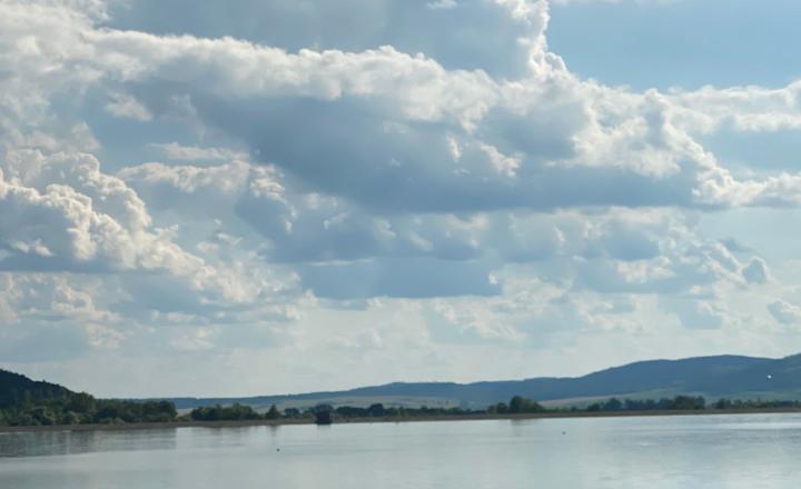 SZALONNA KOMPLETNE ZARIADENÁ 4 IZBOVÁ CHATA PRI JAZERE RAKACA. - fotografia 19