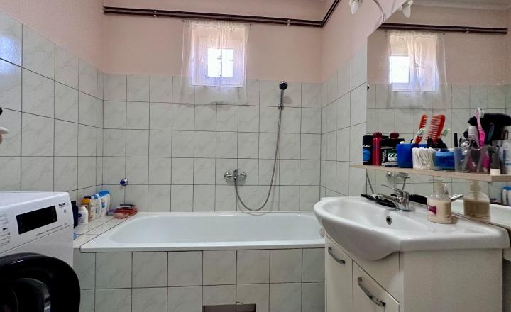 MAĎARSKO - SZENDRO  4 IZBOVÝ RODINNÝ DOM NA KĽUDNOM MIESTE - fotografia 14