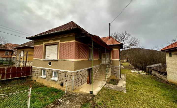 MAĎARSKO - TOP LOKALITA SZOGLIGET PEKNÝ RODINNÝ DOM - fotografia 5