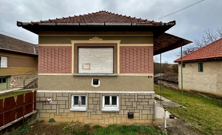 MAĎARSKO - TOP LOKALITA SZOGLIGET PEKNÝ RODINNÝ DOM - fotografia 6