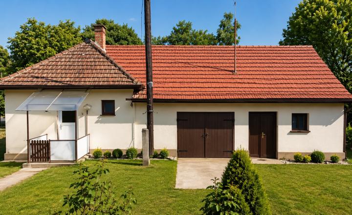 MAĎARSKO - SZUHOGY  4 IZBOVÝ RD 110 M2, POZEMOK 1410 M2 - fotografia 8