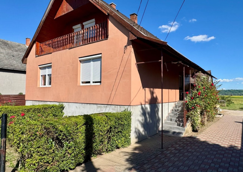MAĎARSKO - ENCS  5 IZBOVÝ POSCHODOVÝ DOM + 2 IZBOVÝ DOM, ZÁHRADA.