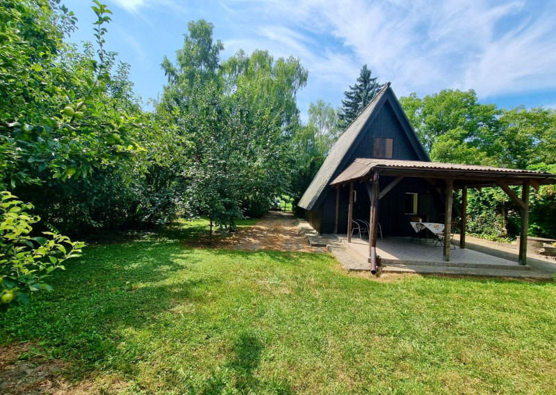MAĎARSKO - PRI MISKOLCI - 3 IZBOVÁ POSCHODOVÁ CHATA 60 M2, TOP LOKALITA